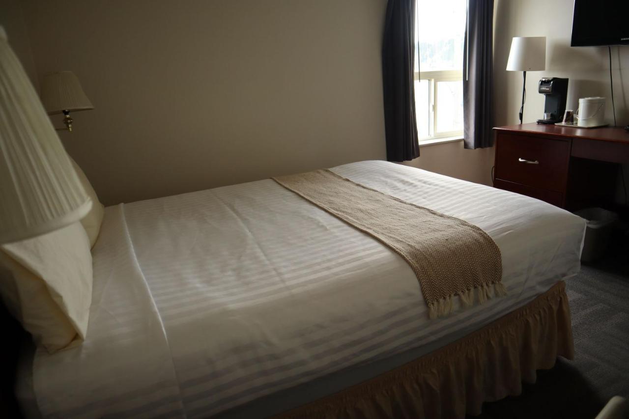Destination Family Hotel Whitehorse Exteriör bild