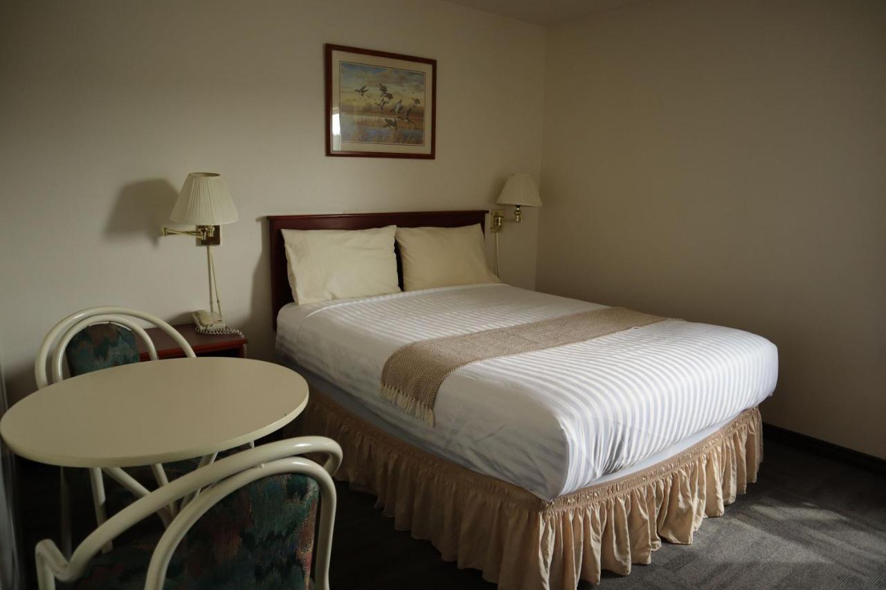 Destination Family Hotel Whitehorse Exteriör bild